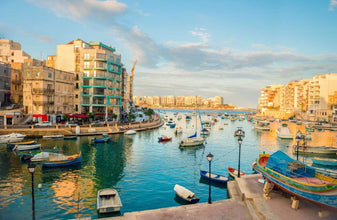 Cosa vedere a Sliema (Malta): il lungomare, i bagni, Tigné Point e le barche per le isole
