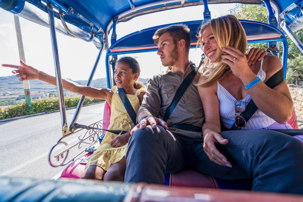 Excursion Gozo & Comino en Tuk - Tuk — Blue Lagoon + Coucher de Soleil - malte